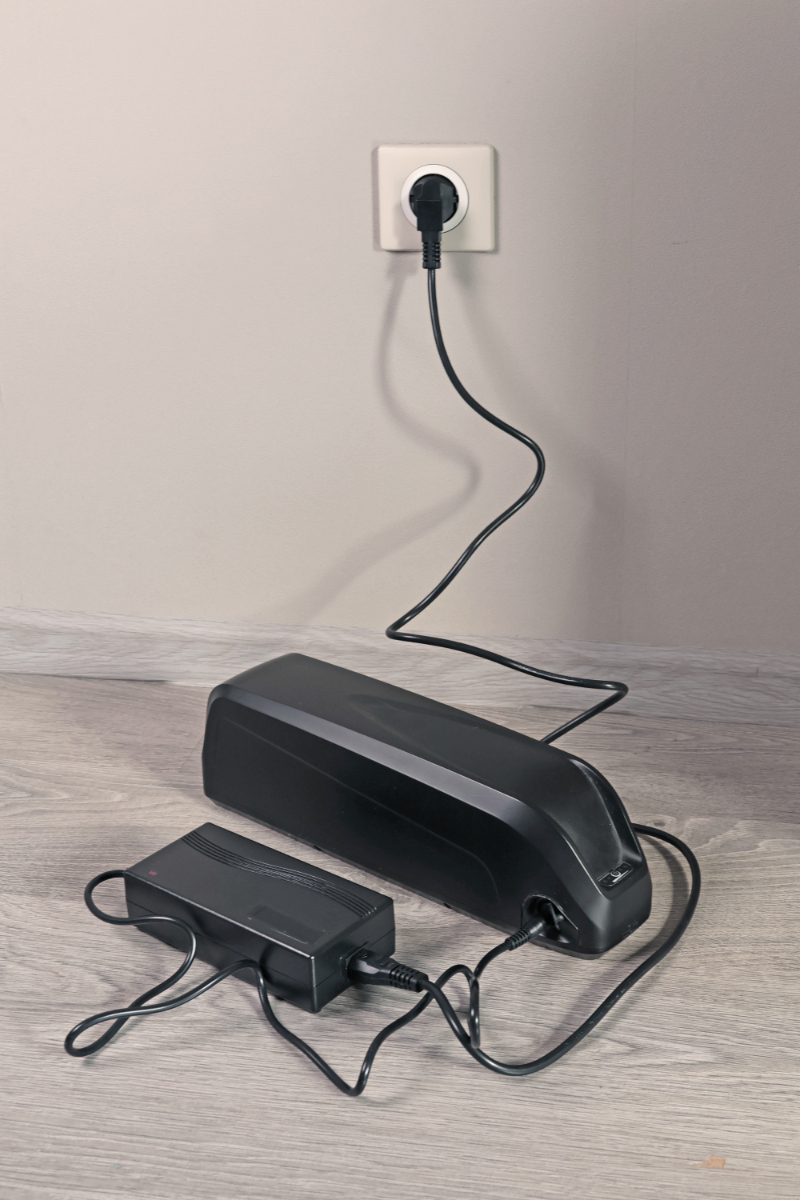 Ładująca się bateria do roweru elektrycznego